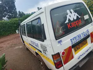 Nissan Caravan (Urvan) 2002 White