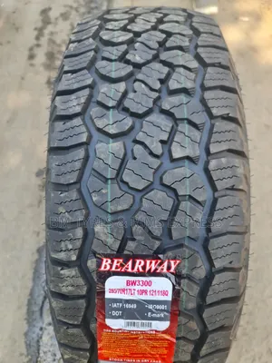Lt 285 /70 R17 Bearway Tires (Bw 3300)