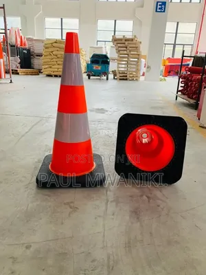 High-visibility Heavy Duty Traffic Safety Cones