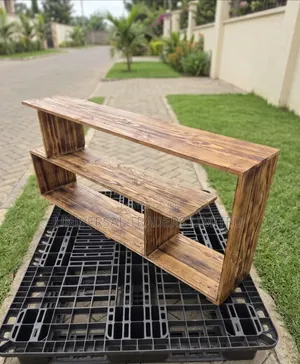 Wooden Pallet Tv Stand – Durable Elegant