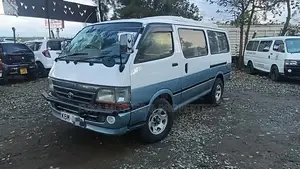 Toyota HiAce 2005 White