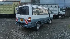 Toyota HiAce 2005 White