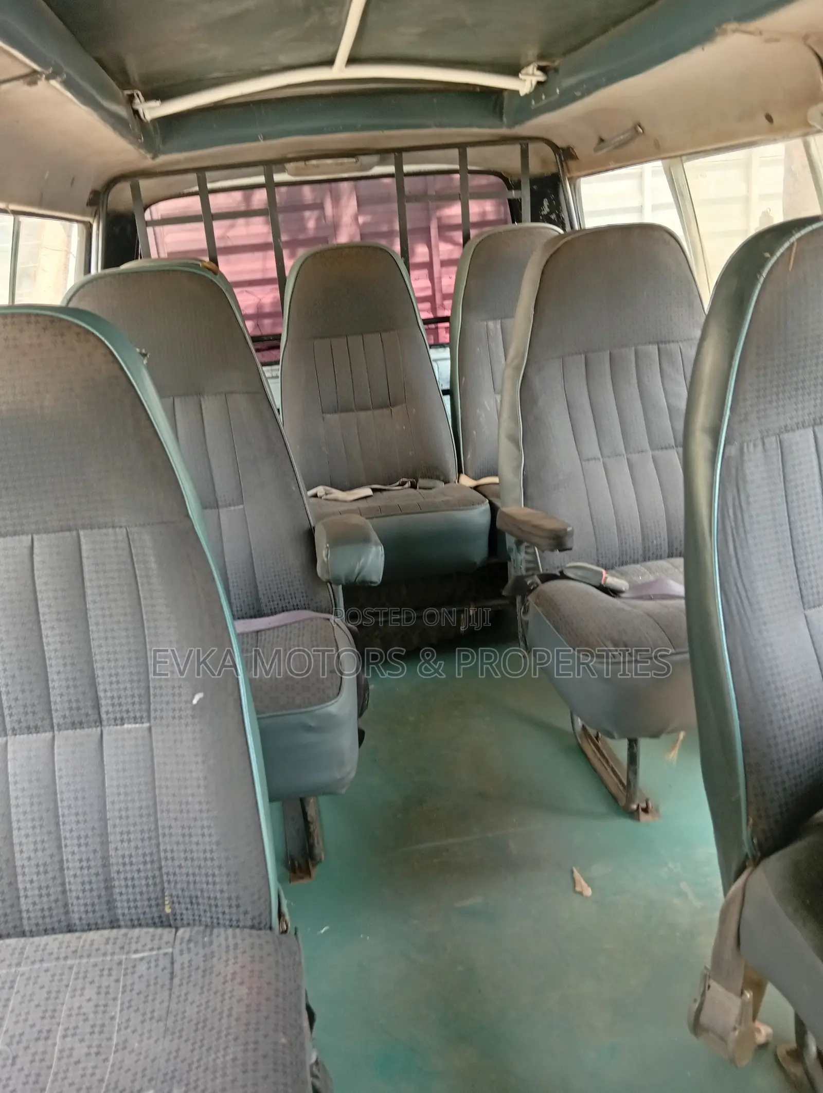 Toyota HiAce 2005 White