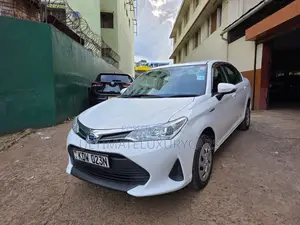 Toyota Axio 1.5 Hybrid 2WD 2019 White