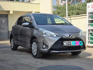Toyota Vitz 2018 Gray