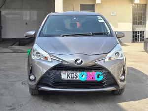 Toyota Vitz 2018 Gray