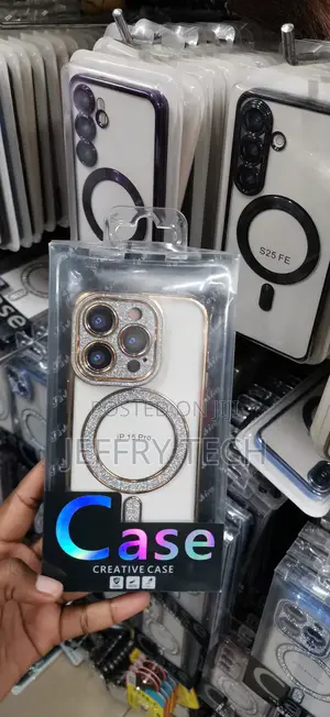 iPhone 15 Pro Case With a Glittering Camera Protector