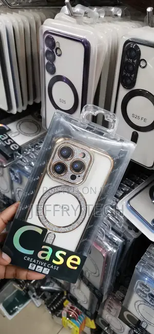 iPhone 15 Pro Case With a Glittering Camera Protector