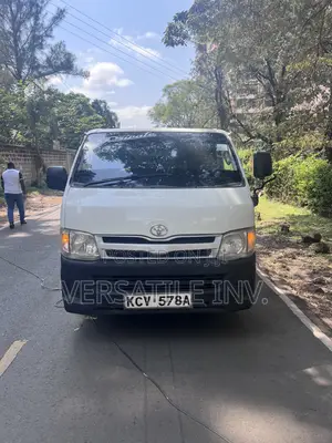 Toyota HiAce 2013 White