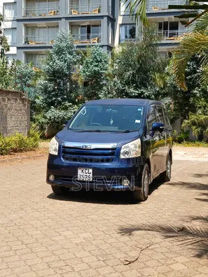 Toyota Noah 2009 Blue