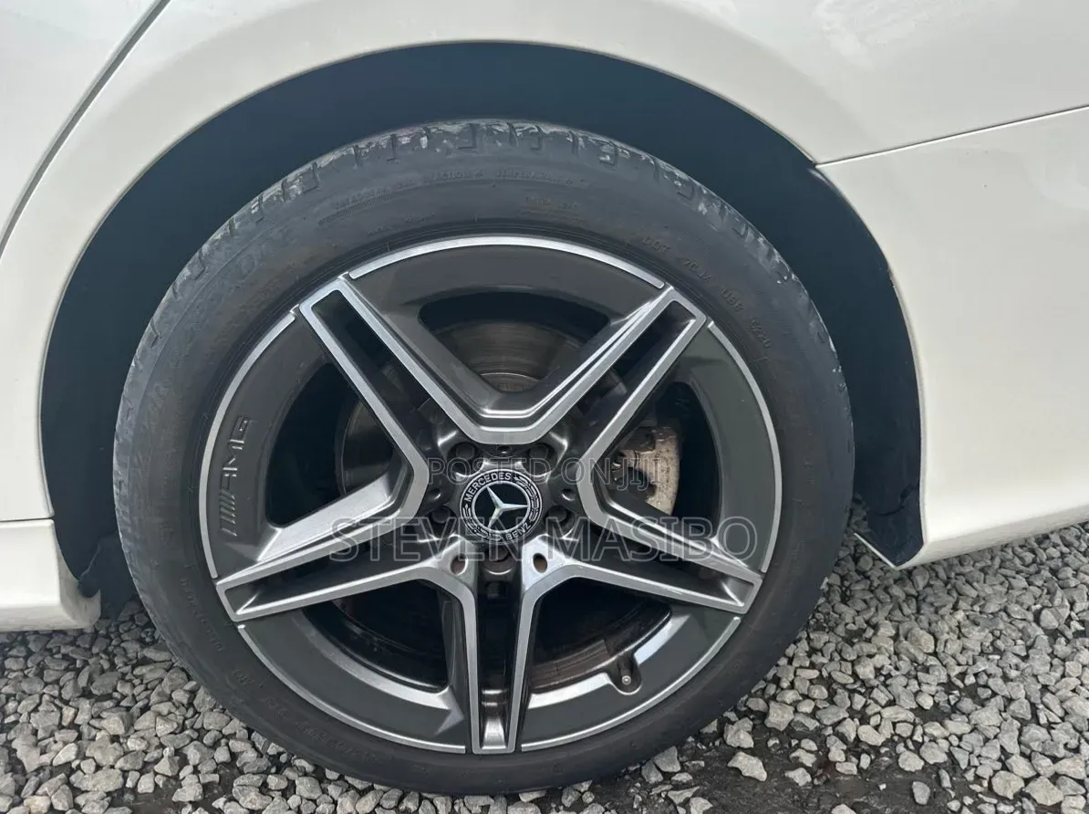 Mercedes-Benz C200 2019 White
