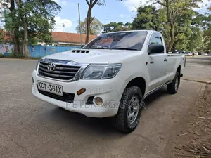 Toyota Hilux 2012 Off white
