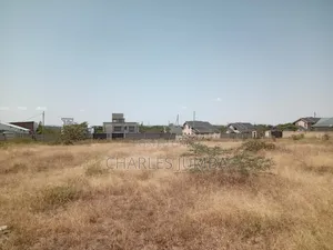 1/8 Plot in Upper Milimani