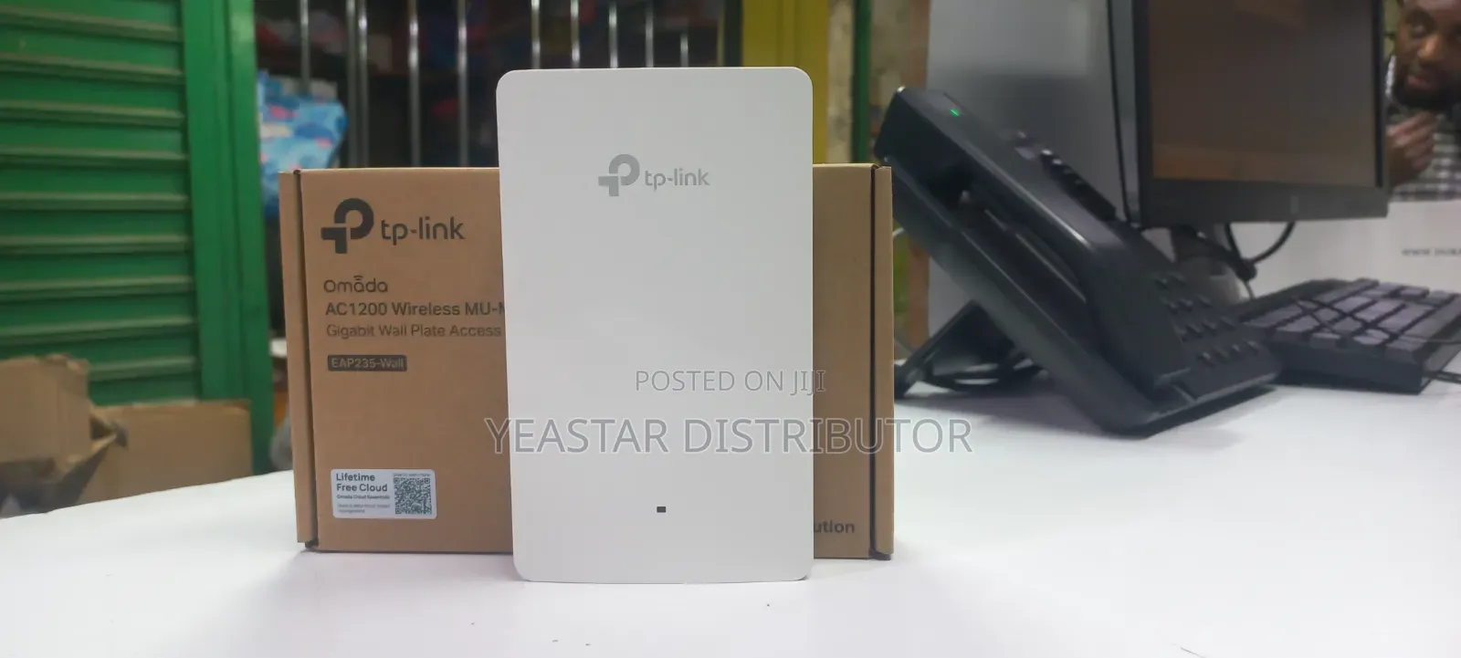 Tp-Link Omada Eap235 Gigabit Wall Plate Access Point.