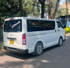 Toyota HiAce 2014 White