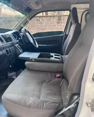 Toyota HiAce 2014 White