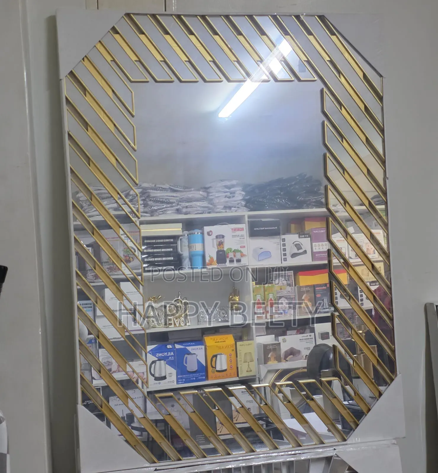 *Linear Design Decorative Wall Mirror – Gold Silver Finish*