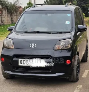 Toyota Porte 2014 Black