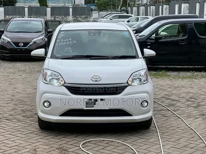 Toyota Passo 2019 White