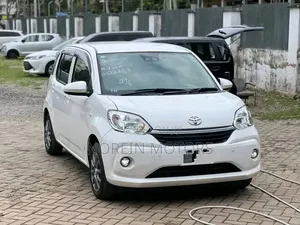 Toyota Passo 2019 White