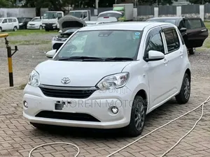 Toyota Passo 2019 White