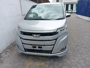 Toyota Noah 2019 Silver