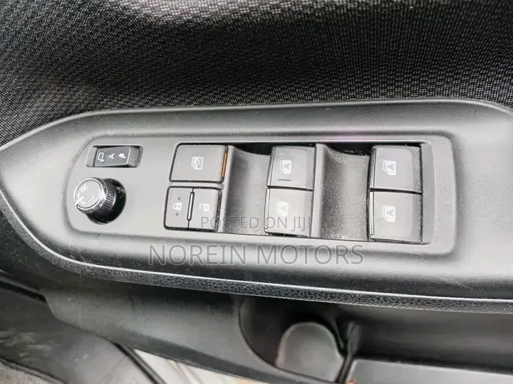 Toyota Noah 2019 Silver