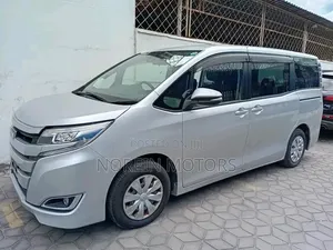 Toyota Noah 2019 Silver