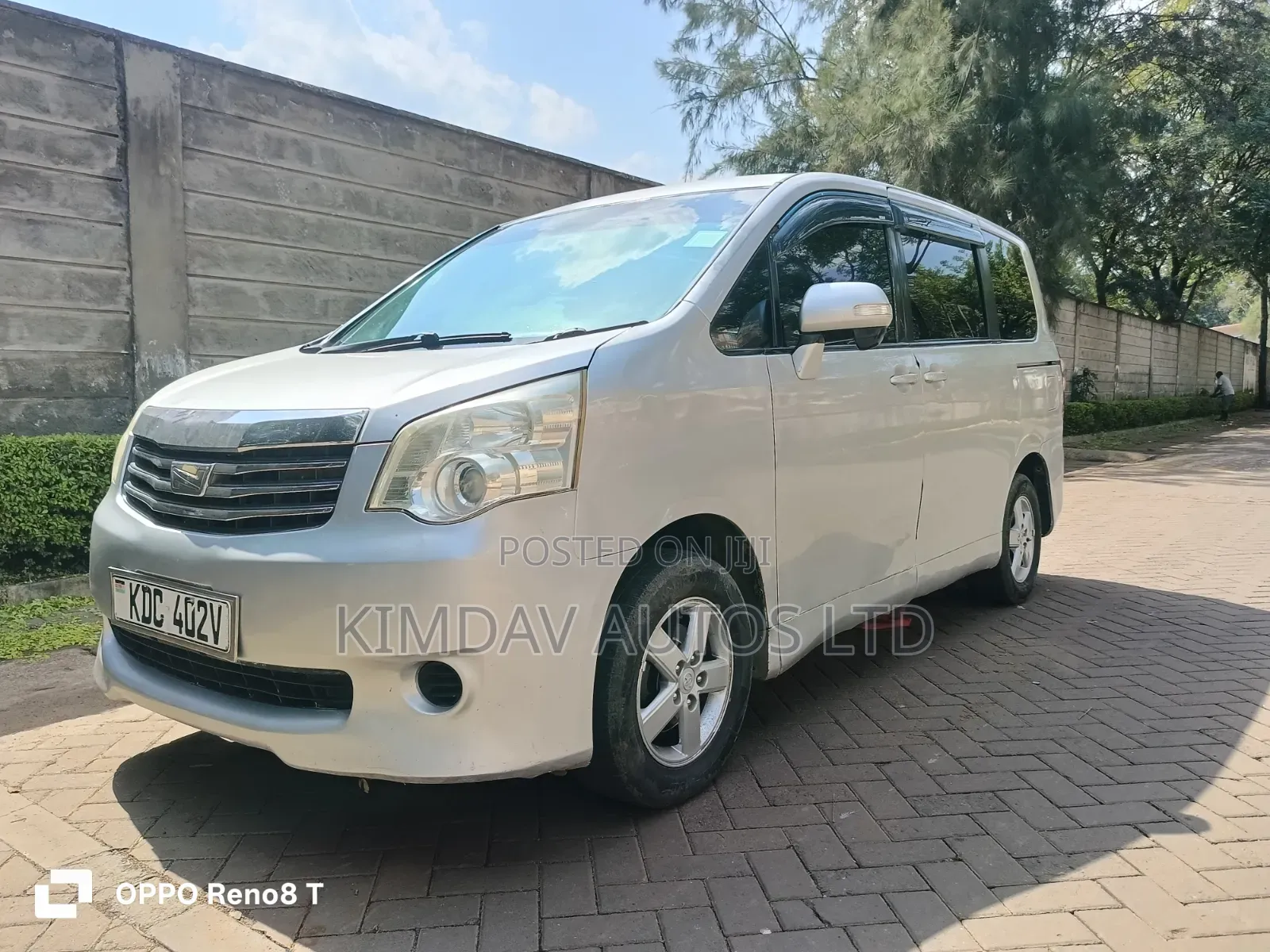 Toyota Noah 2013 Silver