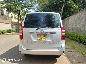 Toyota Noah 2013 Silver