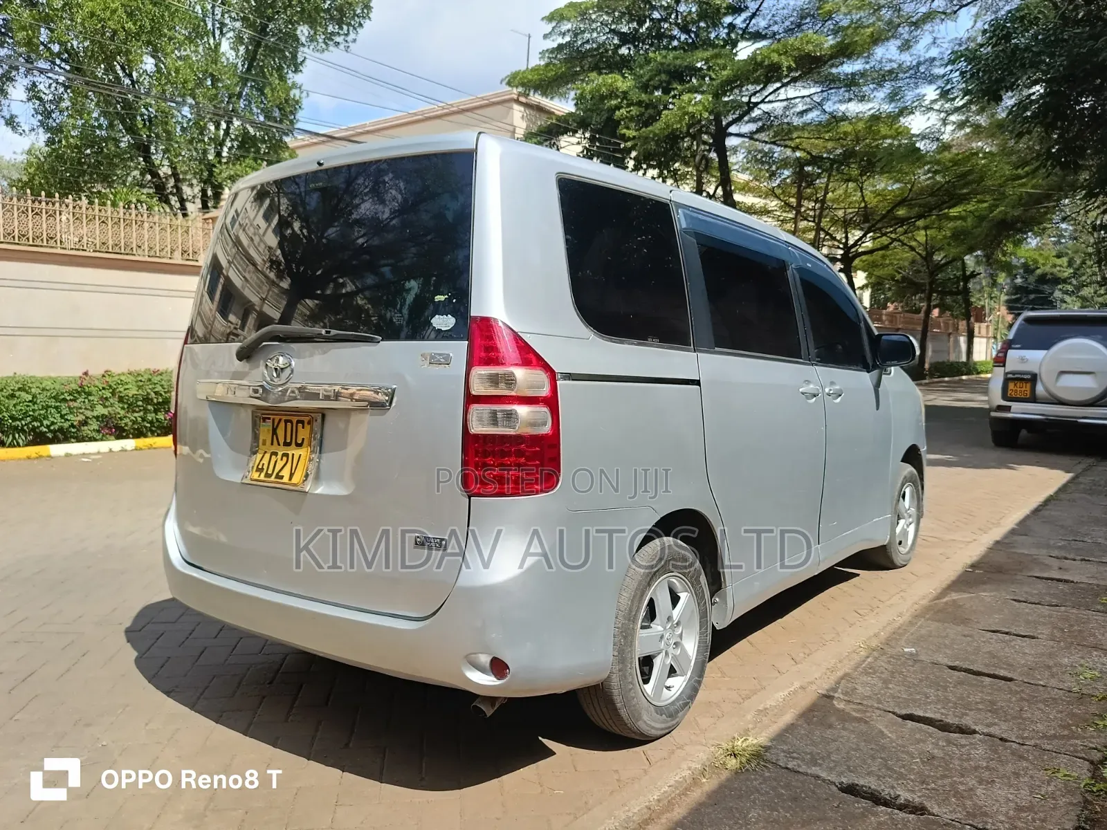 Toyota Noah 2013 Silver