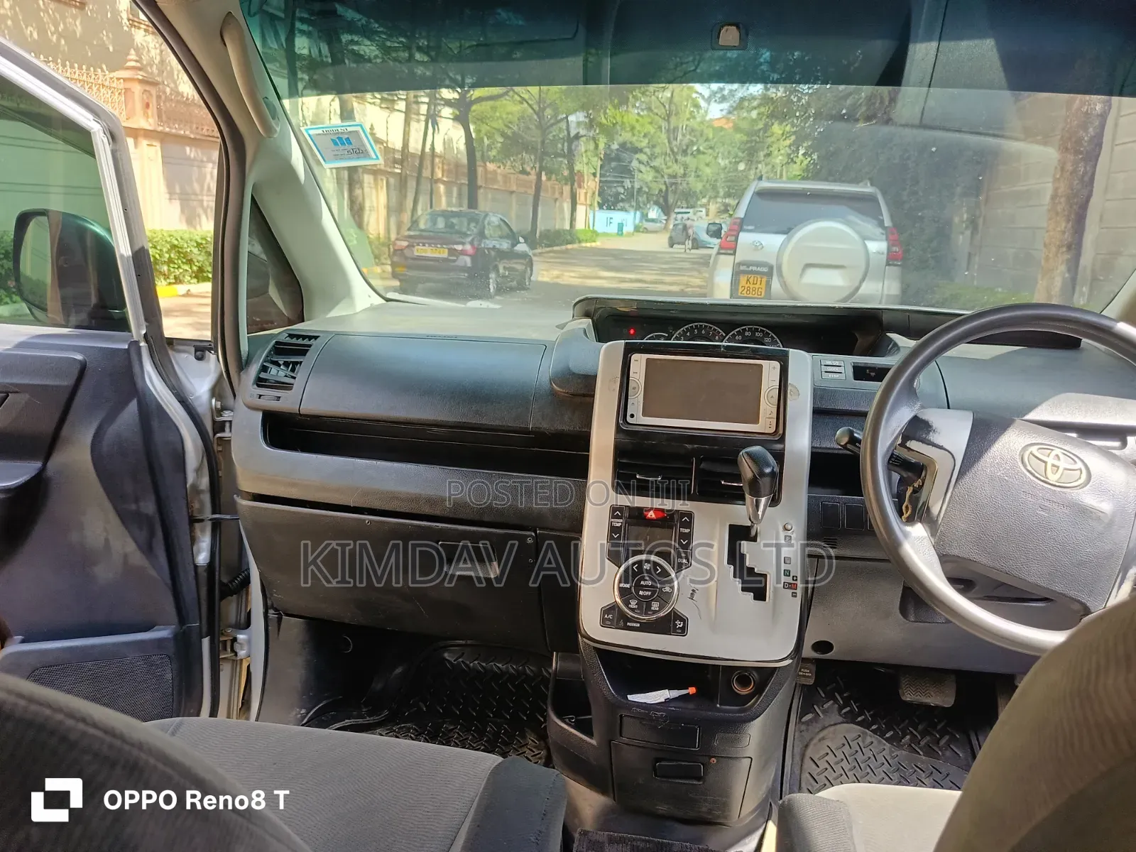 Toyota Noah 2013 Silver