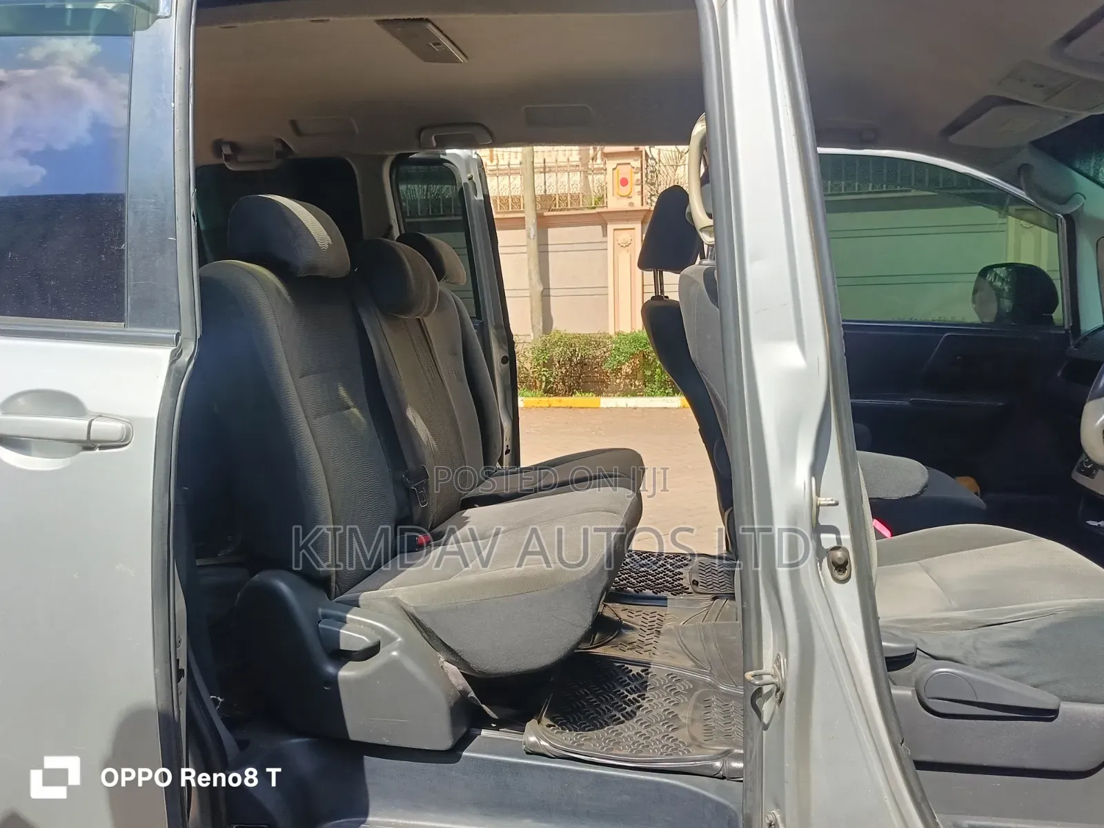 Toyota Noah 2013 Silver