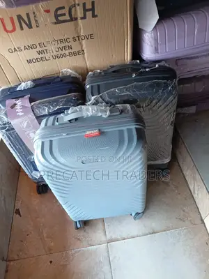 Lightweight Cabin Suitcase – Durable Stylish