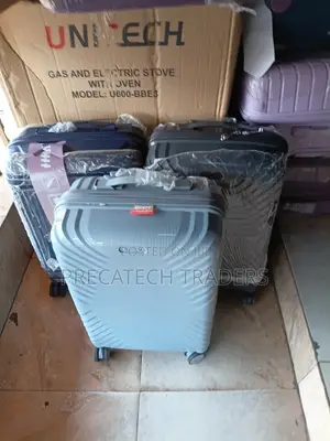 Small Spinner Suitcase – Perfect for Travel