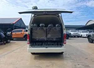 Toyota HiAce 2019