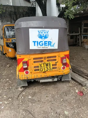 Bajaj RE 2018 Yellow