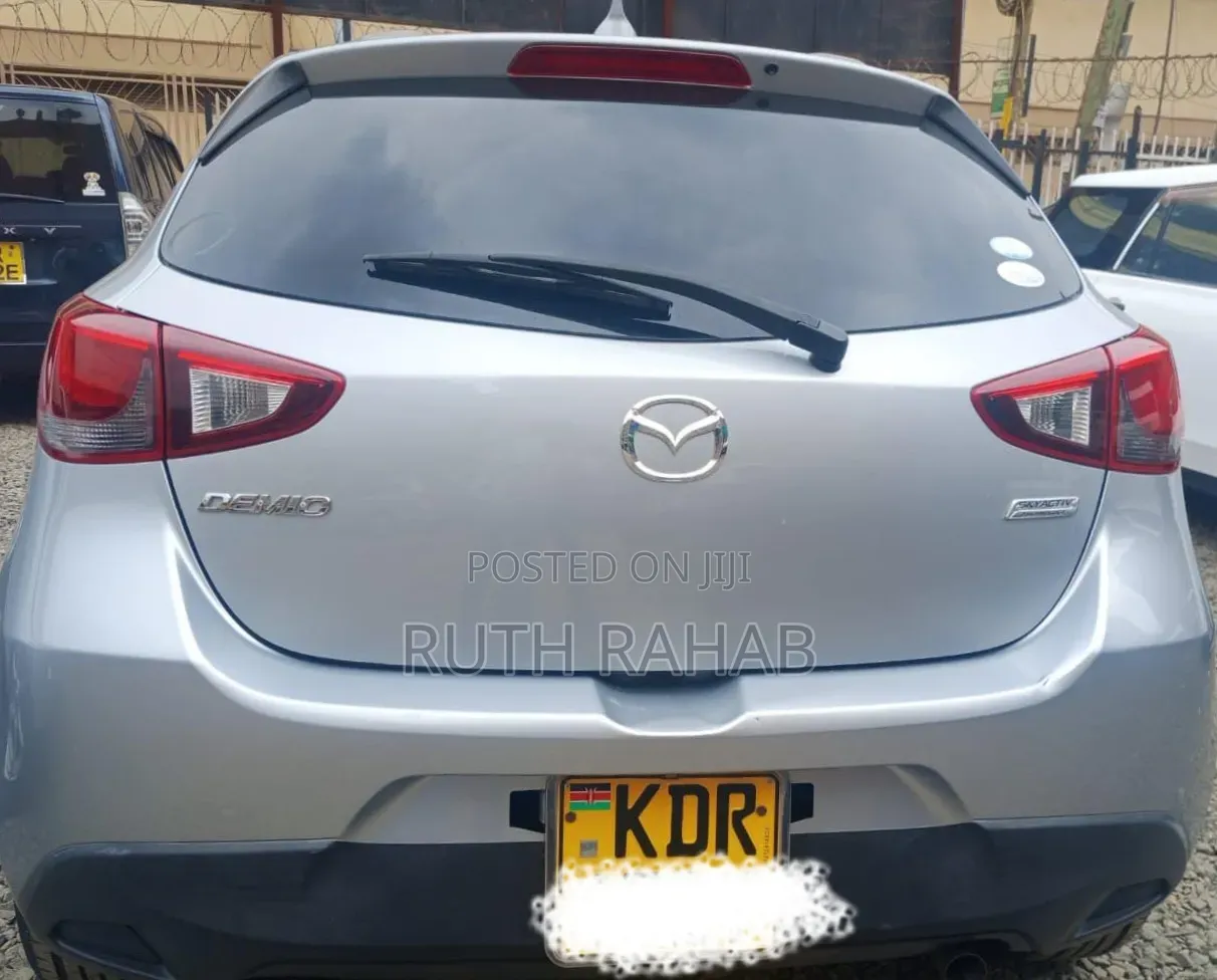 Mazda Demio 2017 Silver