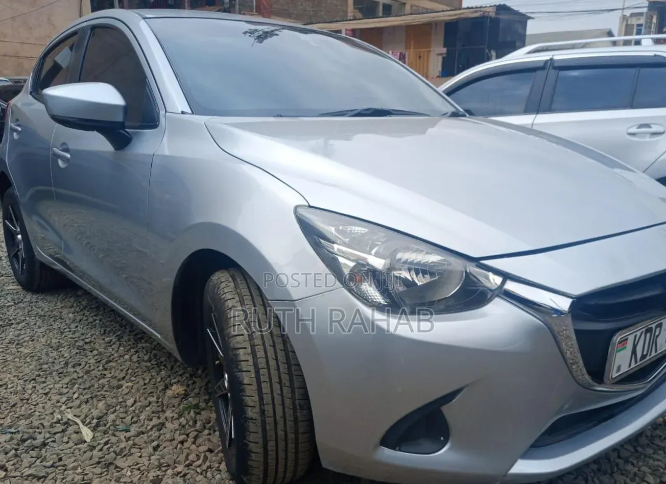 Mazda Demio 2017 Silver