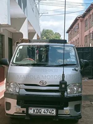Toyota HiAce 2017 Silver