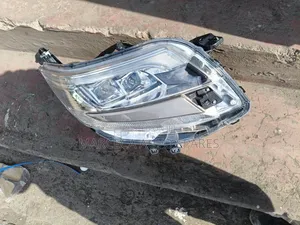 Headlight Noah 2020 Model Xenon Engraved (A)