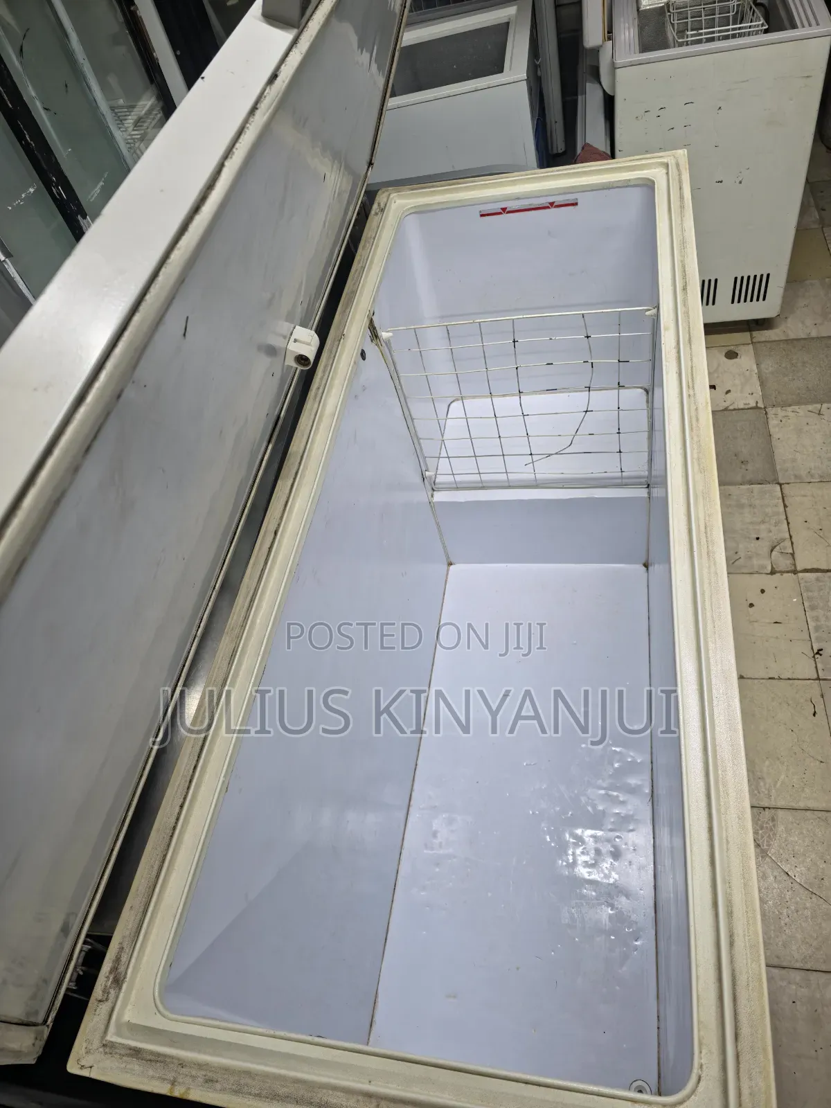650l Commercial Freezer Closed