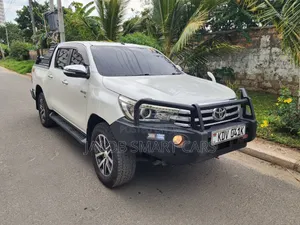 Toyota Hilux 2018 White