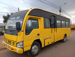 Isuzu NQR 2015 Yellow