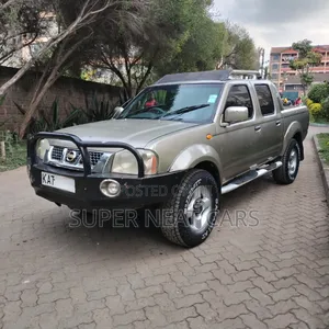 Nissan Hardbody 2000i 2006 Beige