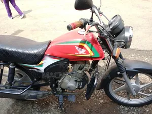 Honda CB 2023 Red