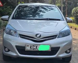 Toyota Vitz 2012 Silver
