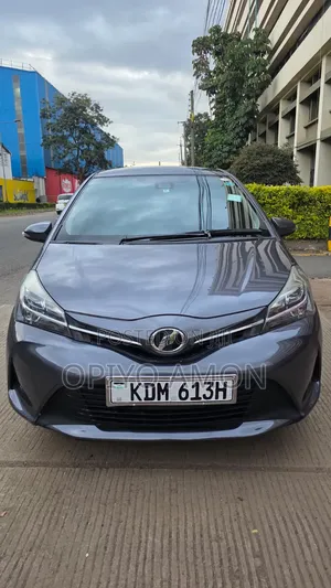 Toyota Vitz 2016 Gray