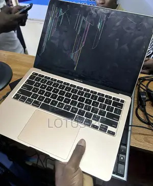 Macbooks Screen Replacement