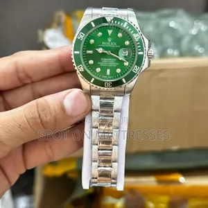 Rolex Submariner Automatic Watch for Gents. Up to 38hrs Power Reserve.